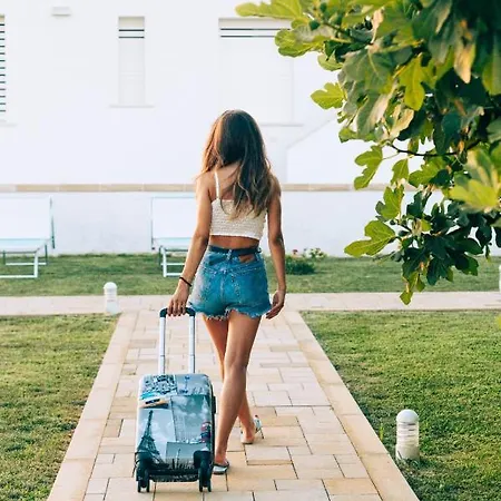 Domus Terra Mare Bed & Breakfast 5*