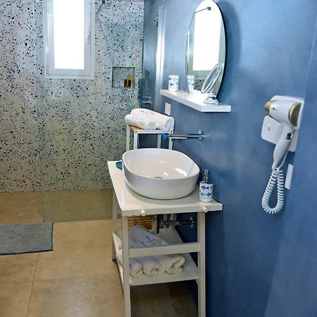 Domus Terra Mare Bed & Breakfast 4*