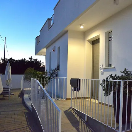 Bed & Breakfast Domus Terra Mare 5*